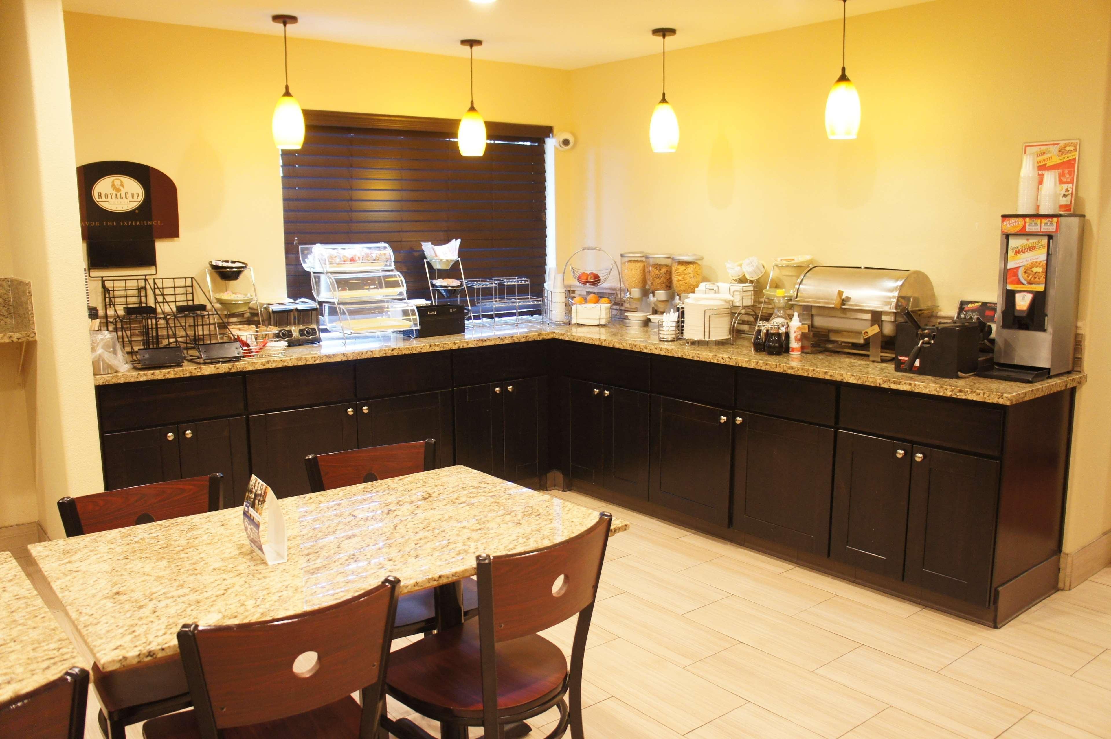 Best Western Plus Inn Of Hayward Εξωτερικό φωτογραφία